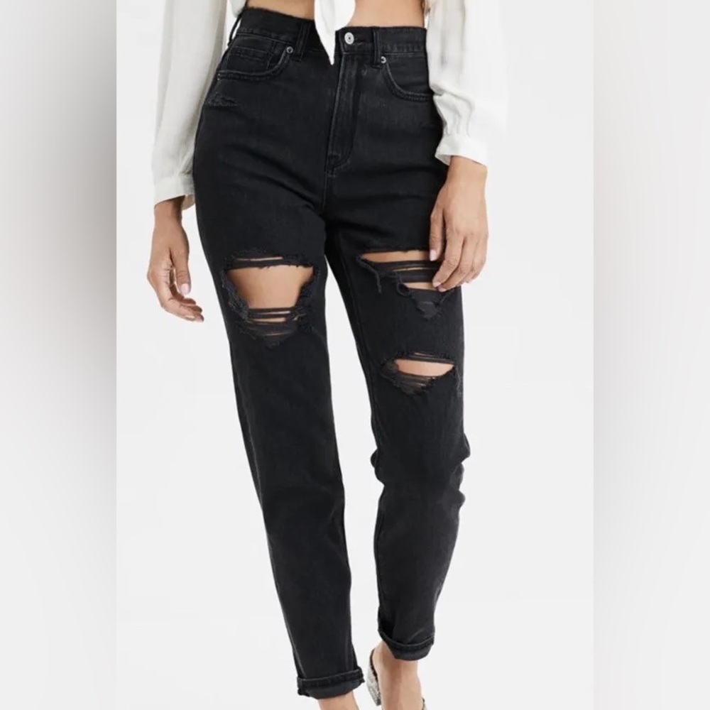 American Eagle Distressed Mom Jeans in Gray / Washed Black
